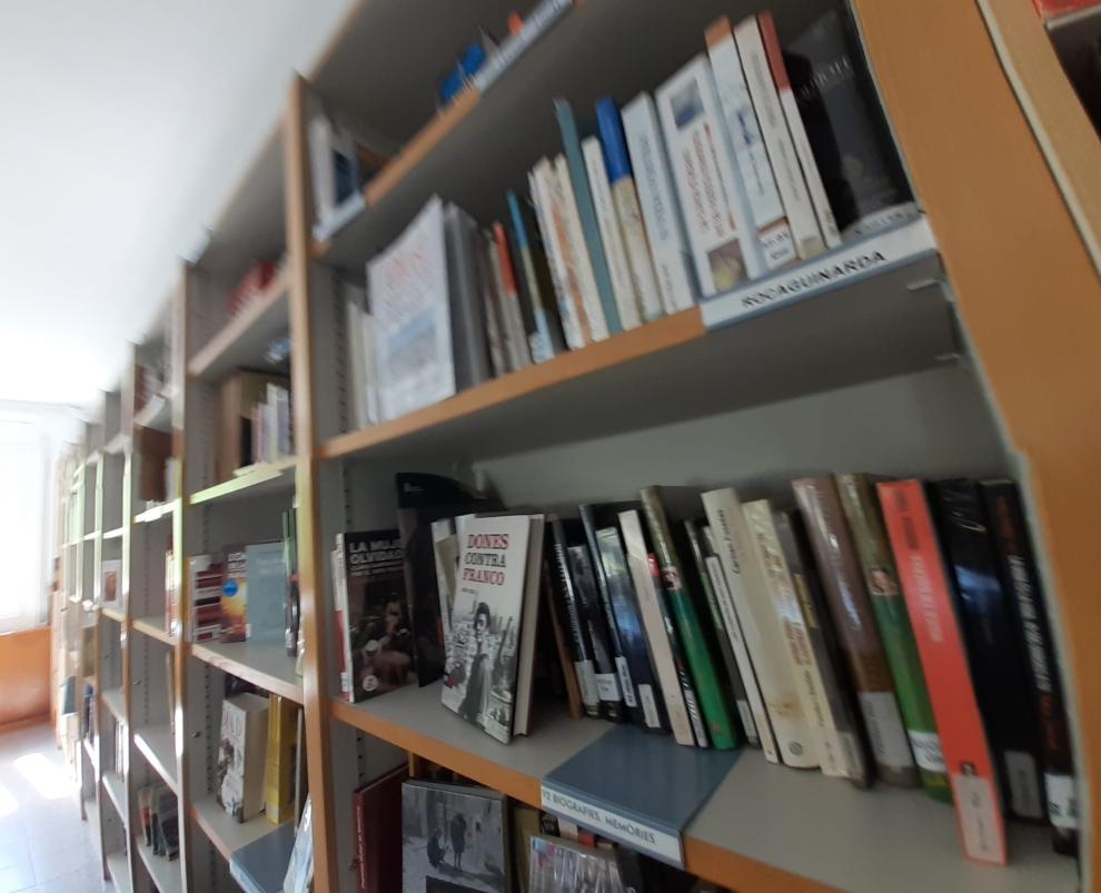 La Biblioteca d'Olost crea un catàleg per consultar online més de 1200 publicacions